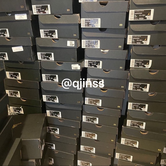 Everything 1000000% authentic - Picture 3 of 5